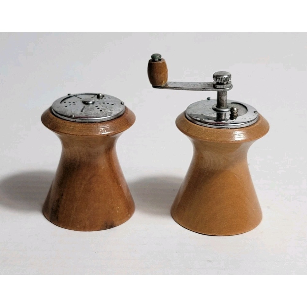 Vintage Woodpecker WoodWare MCM Wooden Salt Shaker & Pepper Grinder Mill Japan